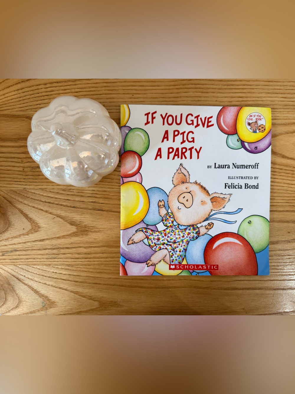 🌿10/$25 • Scholastic If You Give A Pig A Party Paperback